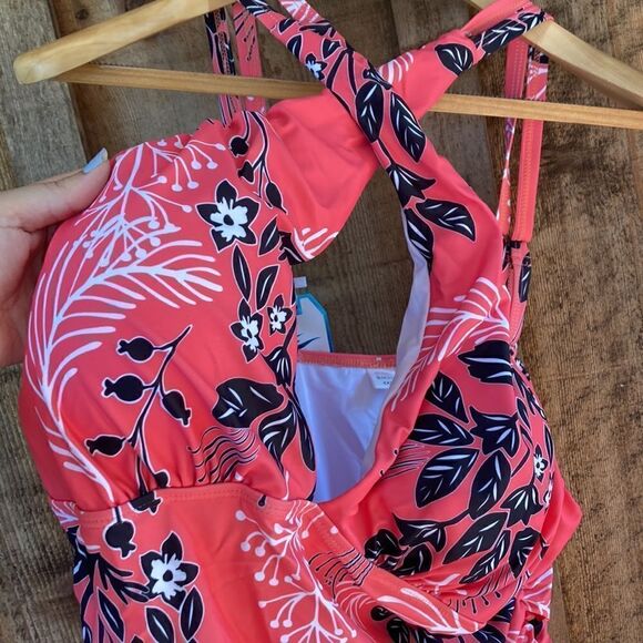 YOU DI AN
One Piece Swimsuit Tummy Control Bathing Suit Criss-Cross - Picture 4 of 11